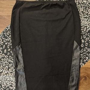 Black pencil skirt w/ faux leather trim size XL